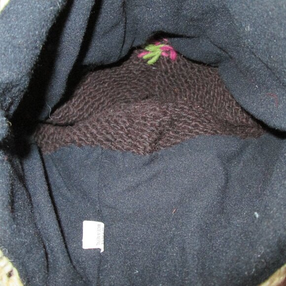 🌸🪶☮️Handcrafted Sadie Beanie – Made in Nepal - Picture 6 of 7